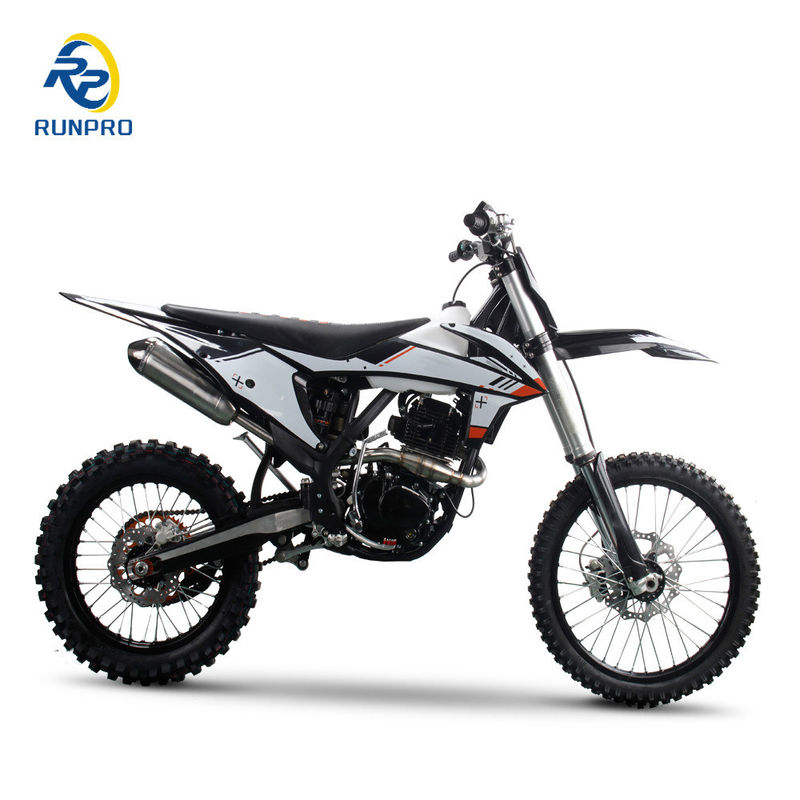 Erobern Sie jedes Gelände mit Runpro 21/18 Reifen 300cc Dirt Bike CE zertifiziert und leistungsstark